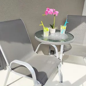 https://white-studio-apartman.in-istria.net