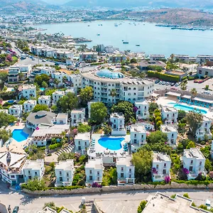 Отель Riva Bodrum Resort- Adult Only +16, Гумбет