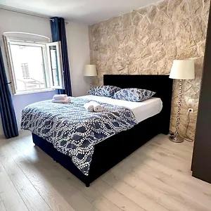 apartment-vijoleta-in-city-centre.splithotels.org/